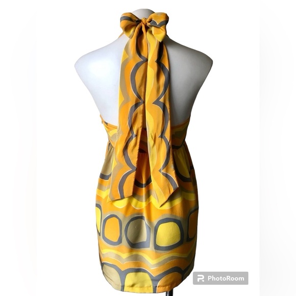 Vera Neumann La Paz Silk Halter Top from Anthropologie - Picture 2 of 10